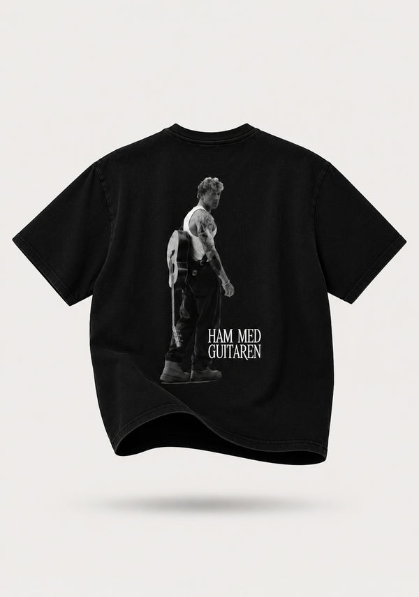 'HAM MED GUITAREN' BLACK T-SHIRT
